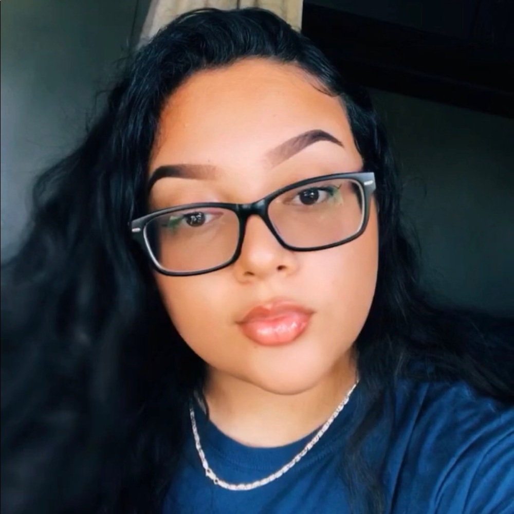 Meet your Posher, Melanie